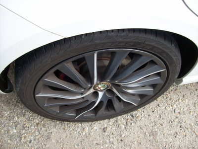 Alfa Romeo Giulietta 1750 tbi Quadrifoglio Verde 235cv (16)