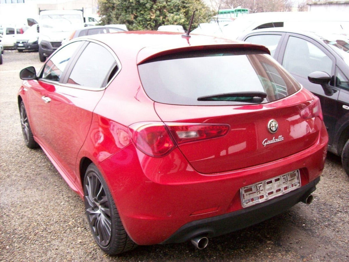 Alfa Romeo Giulietta 2.0 JTDm-2 Distinctive 170cv (15)