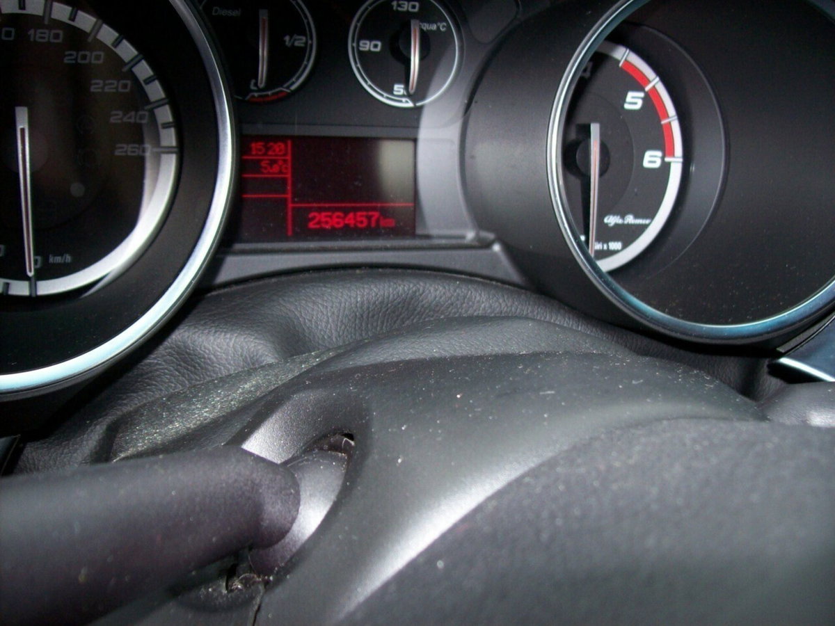 Alfa Romeo Giulietta 2.0 JTDm-2 Distinctive 170cv (6)