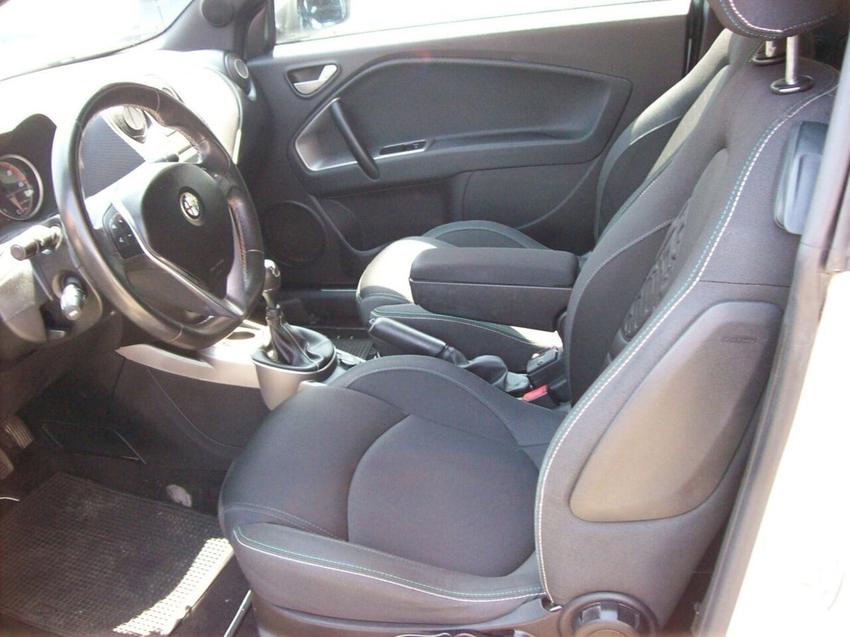 Alfa Romeo MiTo 1.3 JTDm 85 CV S&S Distinctive (9)