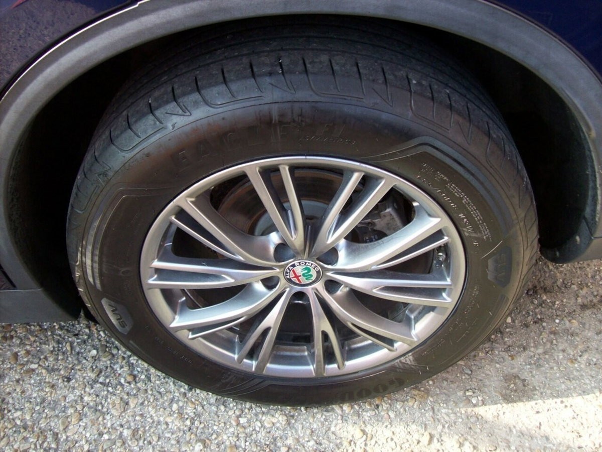 Alfa Romeo Stelvio Stelvio 2.2 Turbodiesel 180 CV AT8 RWD Executive (12)