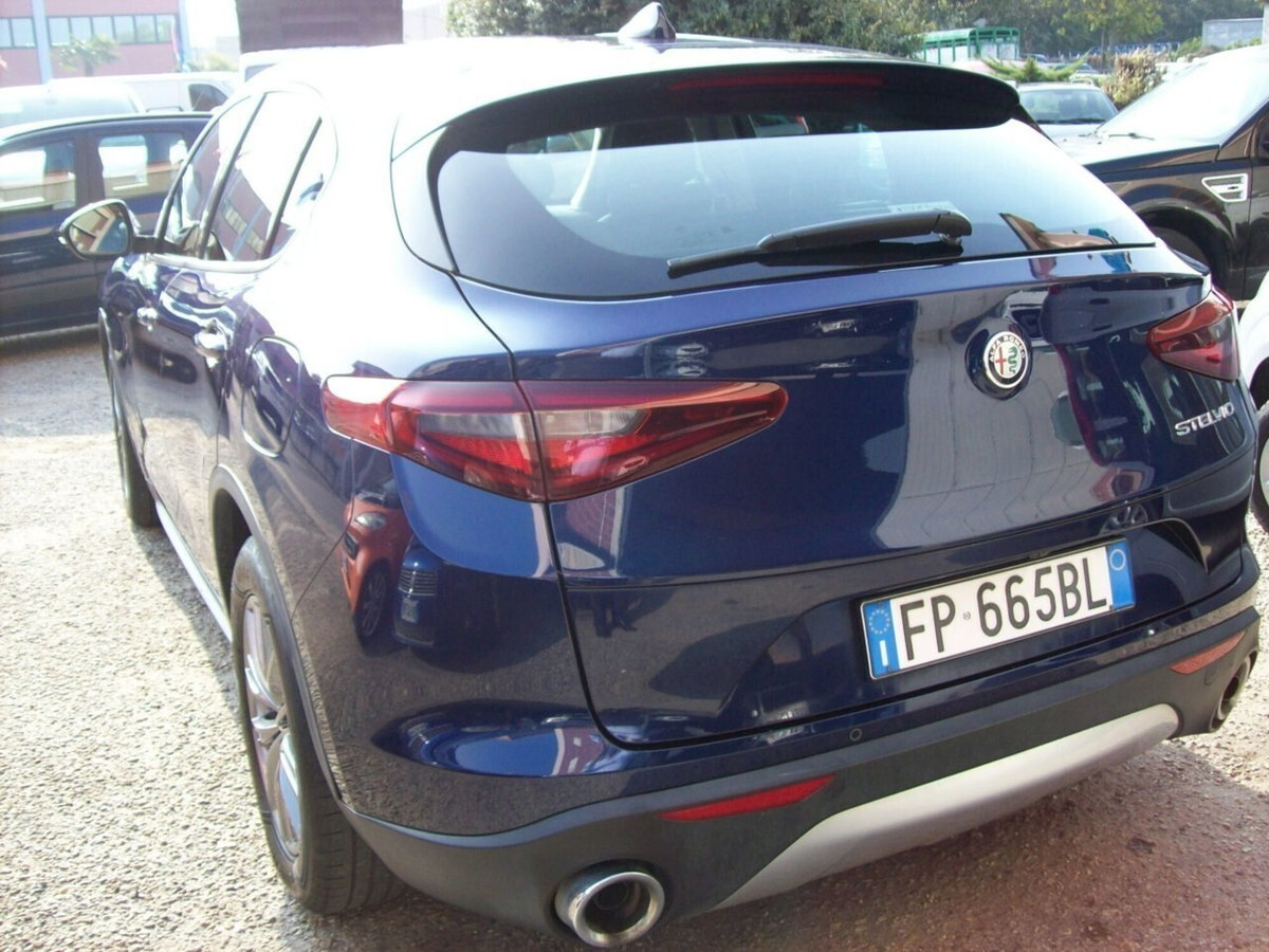 Alfa Romeo Stelvio Stelvio 2.2 Turbodiesel 180 CV AT8 RWD Executive (13)