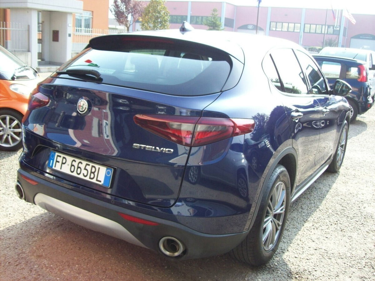 Alfa Romeo Stelvio Stelvio 2.2 Turbodiesel 180 CV AT8 RWD Executive (15)