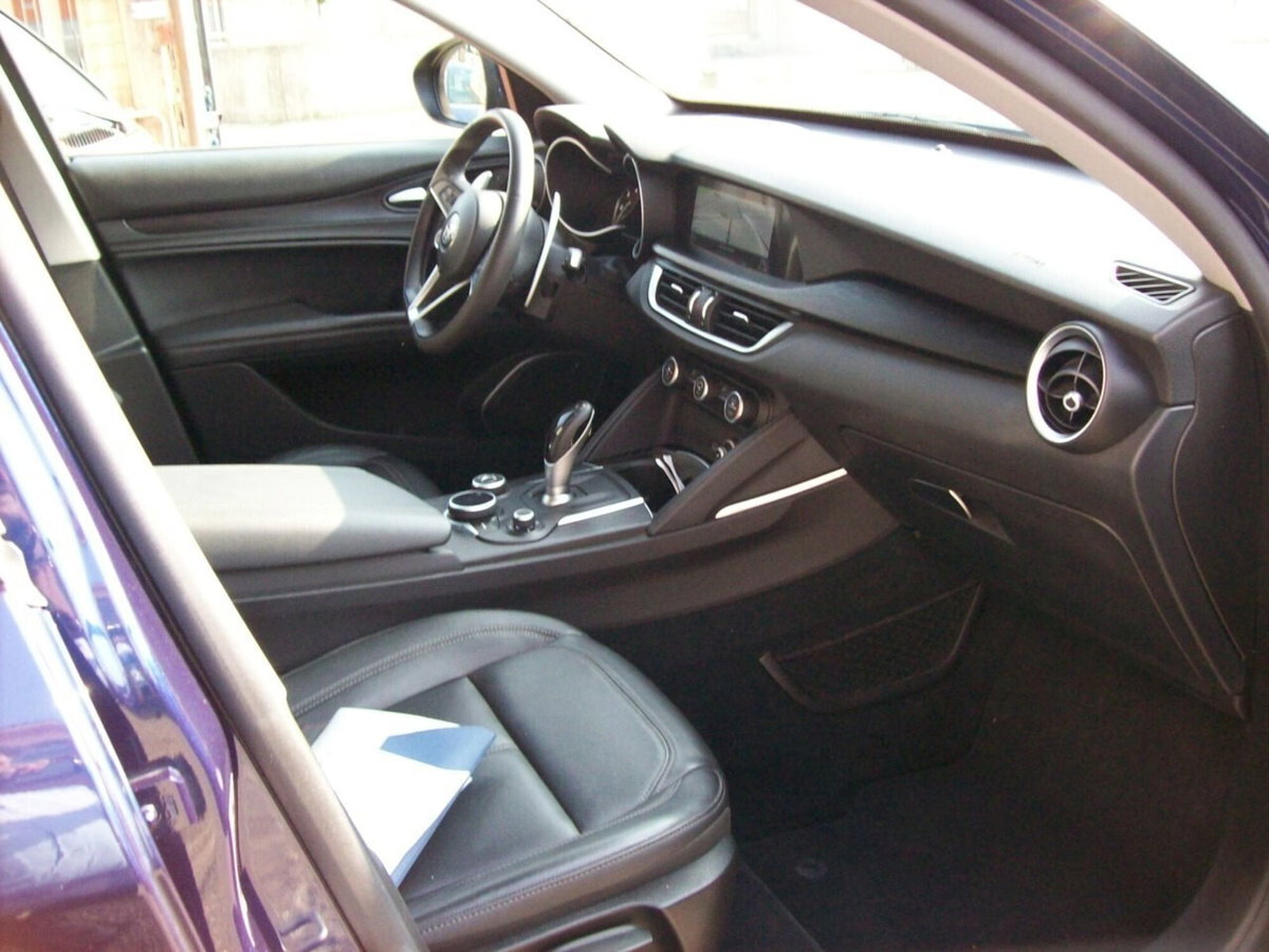 Alfa Romeo Stelvio Stelvio 2.2 Turbodiesel 180 CV AT8 RWD Executive (19)