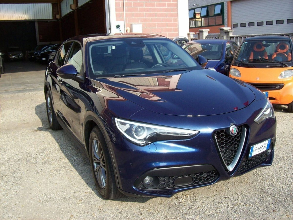Alfa Romeo Stelvio Stelvio 2.2 Turbodiesel 180 CV AT8 RWD Executive (2)