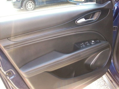 Alfa Romeo Stelvio Stelvio 2.2 Turbodiesel 180 CV AT8 RWD Executive (6)