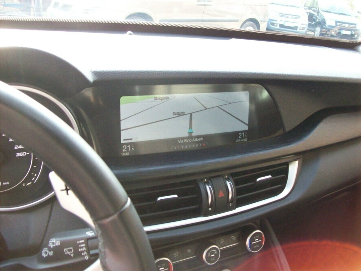 Alfa Romeo Stelvio Stelvio 2.2 Turbodiesel 180 CV AT8 RWD Executive (9)