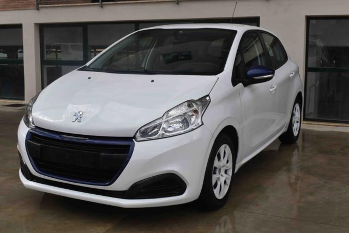 Peugeot 208 68 5 porte Active (2)