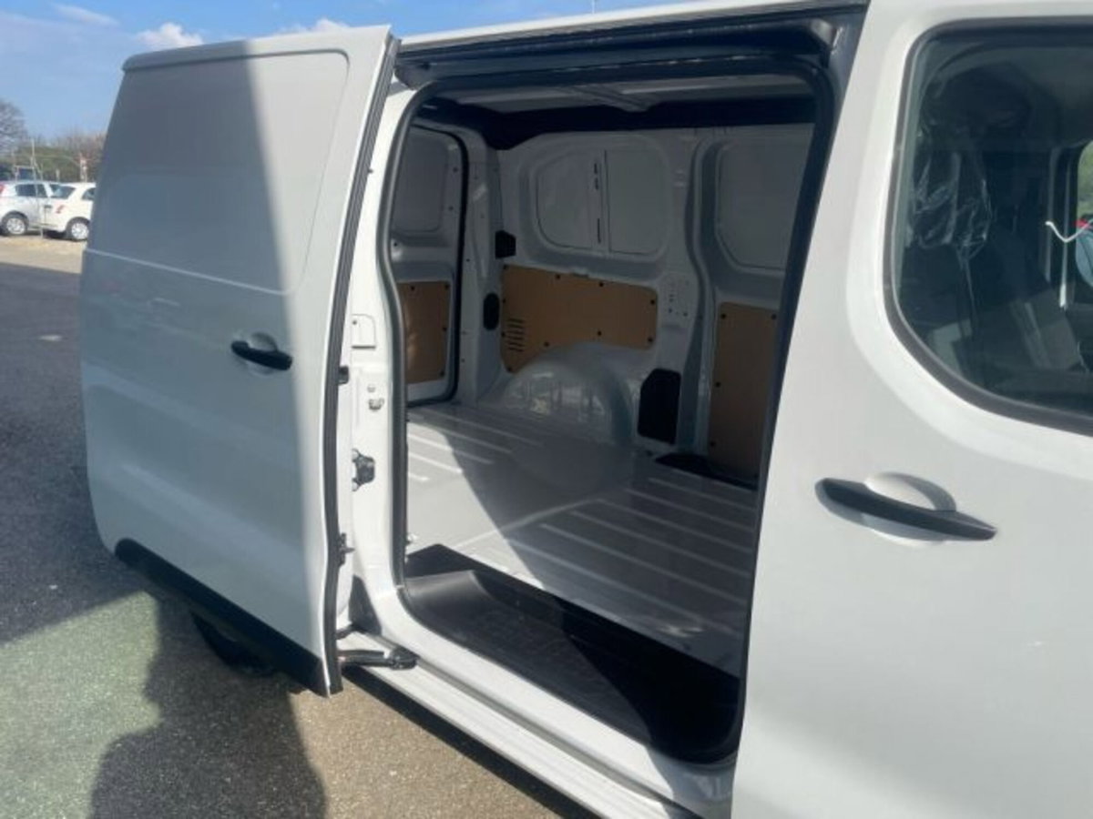 Toyota Proace 1.5D 120CV S&S PL-TN Furgone Medium 4p.10q Comfort (6)