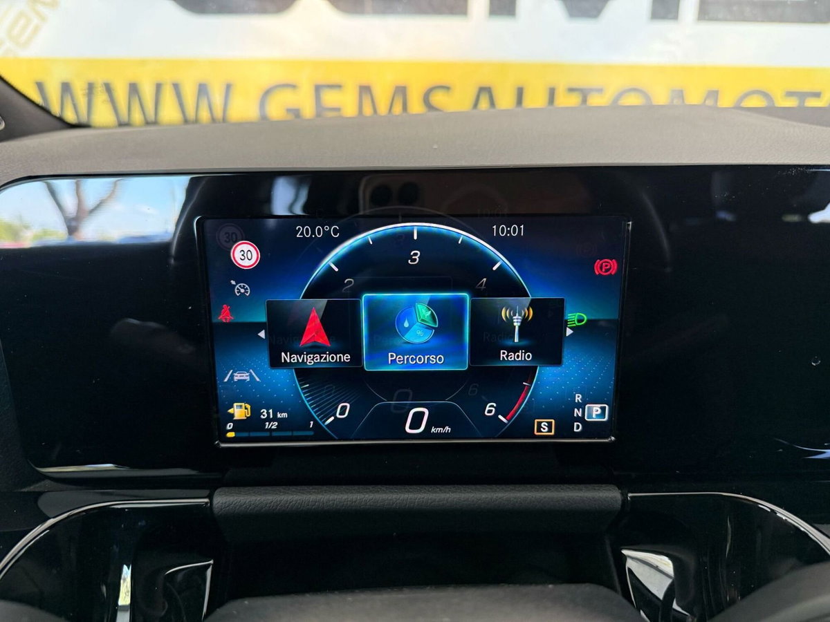 Mercedes-Benz GLA SUV 200 d Automatic Premium (10)