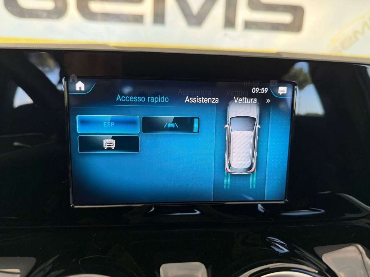 Mercedes-Benz GLA SUV 200 d Automatic Premium (11)