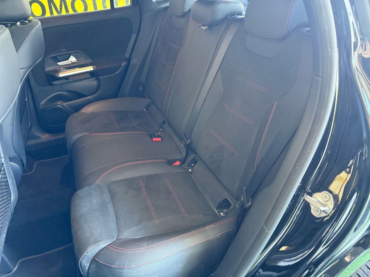 Mercedes-Benz GLA SUV 200 d Automatic Premium (8)