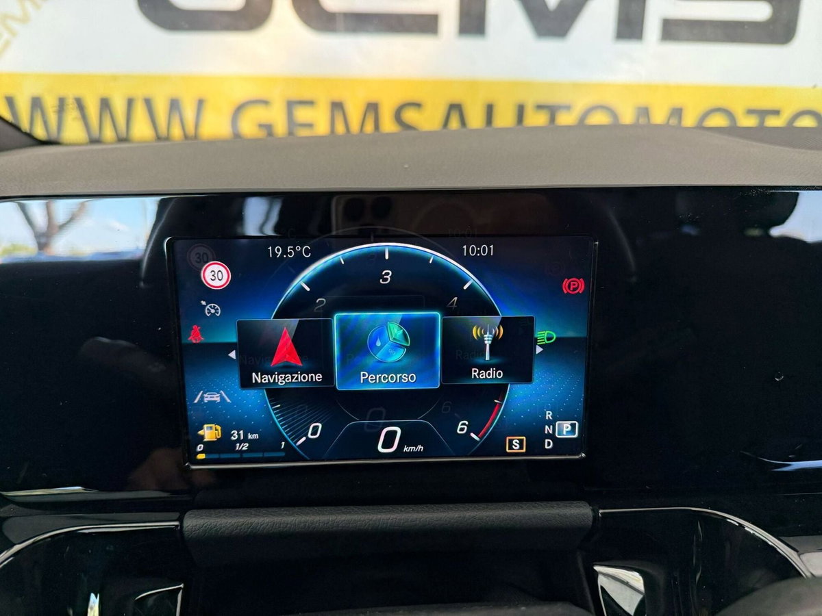 Mercedes-Benz GLA SUV 200 d Automatic Premium (9)
