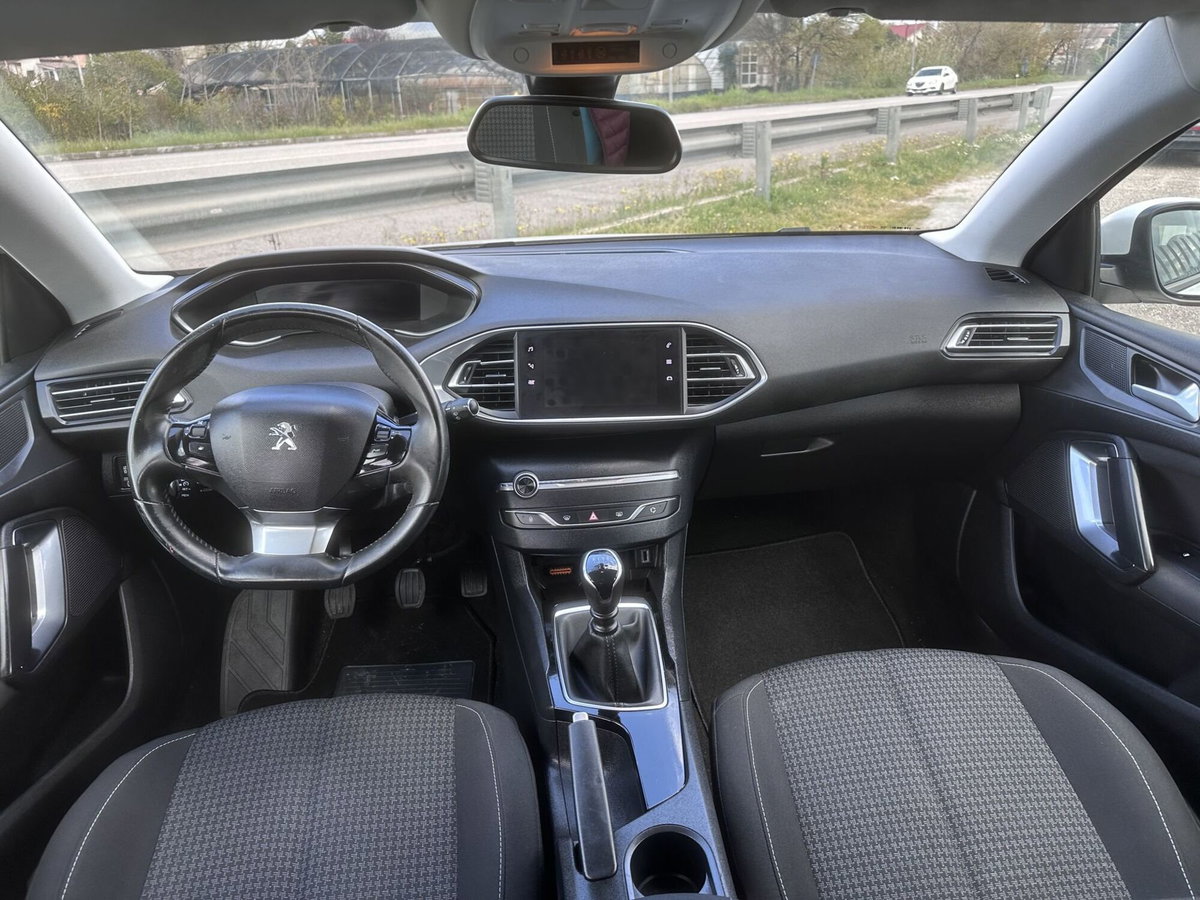 Peugeot 308 SW BlueHDi 130 S&S Business (4)