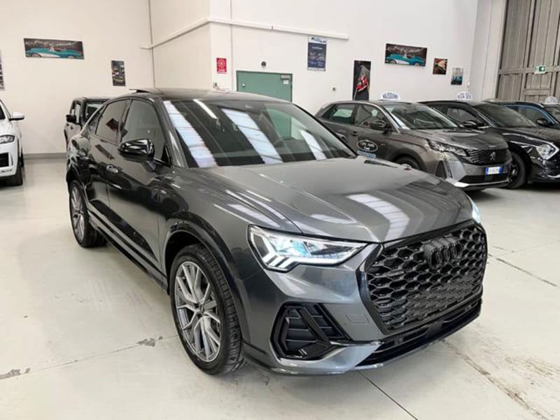 Audi Q3 Sportback 40 2.0 tdi Identity Black quattro 193cv s-tronic