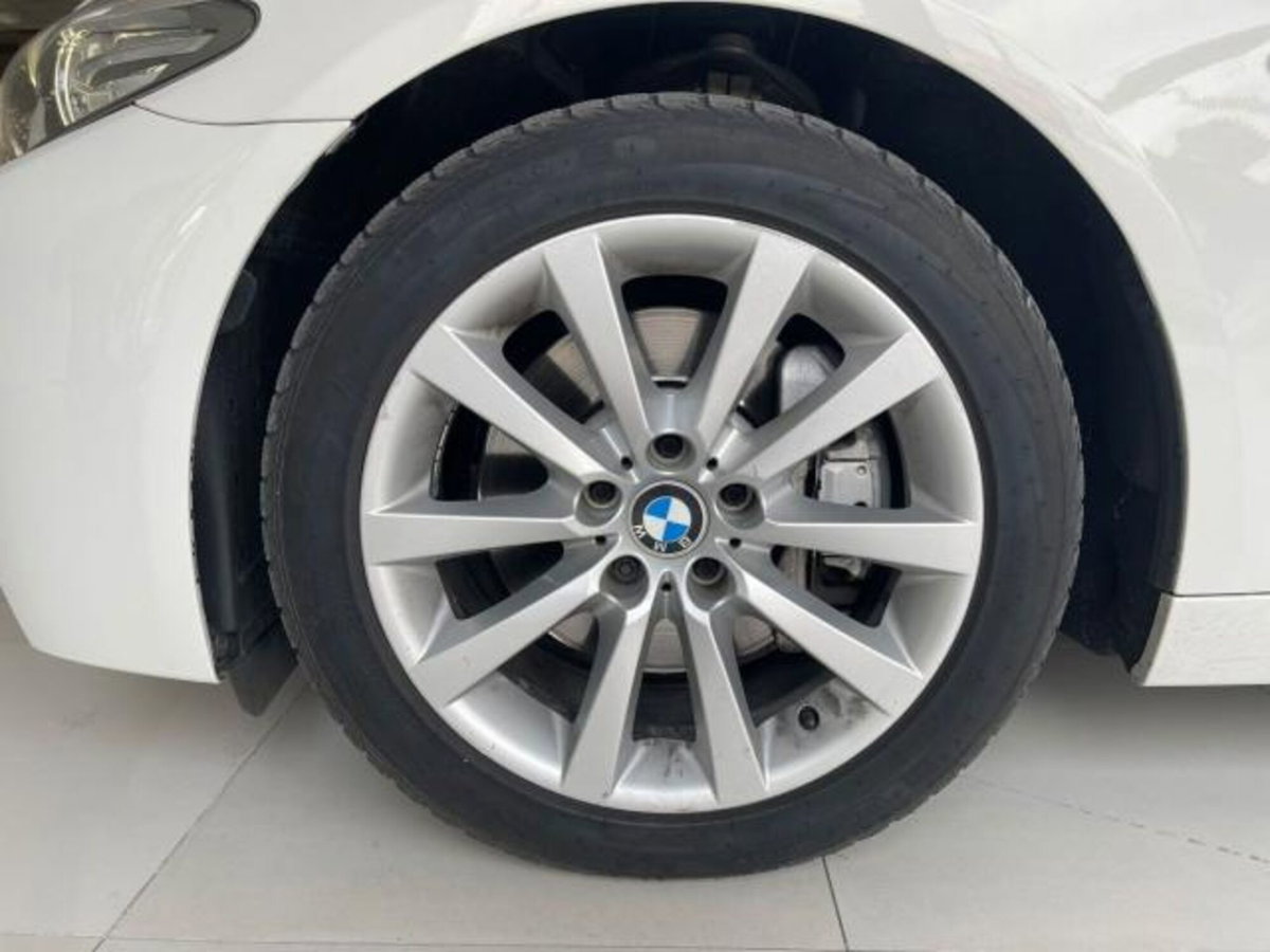 BMW Serie 5 525d xDrive Modern (10)