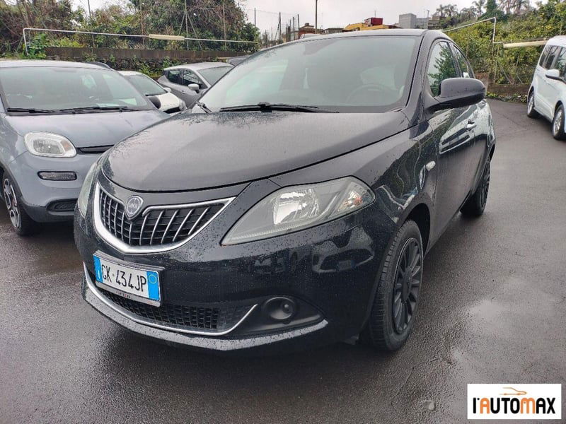 Lancia Ypsilon 1.0 FireFly 5 porte S&S Hybrid Ecochic Silver