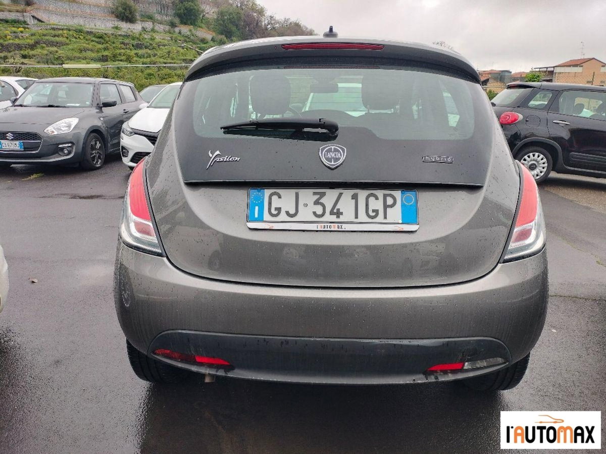 Lancia Ypsilon 1.0 FireFly 5 porte S&S Hybrid Silver Plus (5)