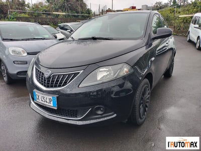 Lancia Ypsilon 1.0 FireFly 5 porte S&S Hybrid Silver Plus usata