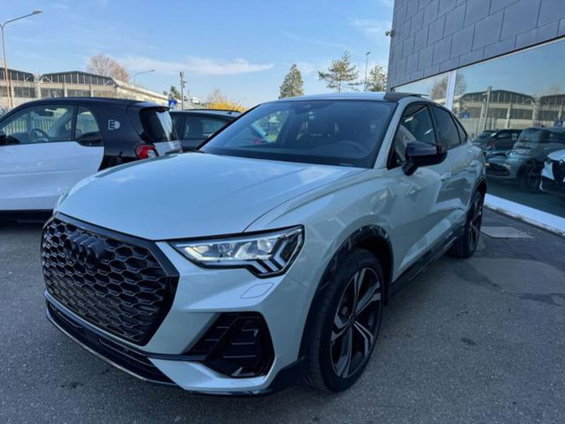Audi Q3 Sportback 40 2.0 tdi Identity Black quattro 193cv s-tronic