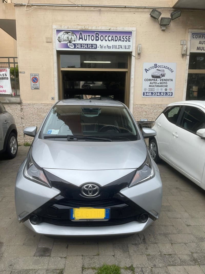 Toyota Aygo 1.0 VVT-i 69 CV 5 porte x-cool MMT