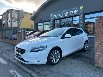 Volvo V40 D2 1.6 Powershift Momentum  usata