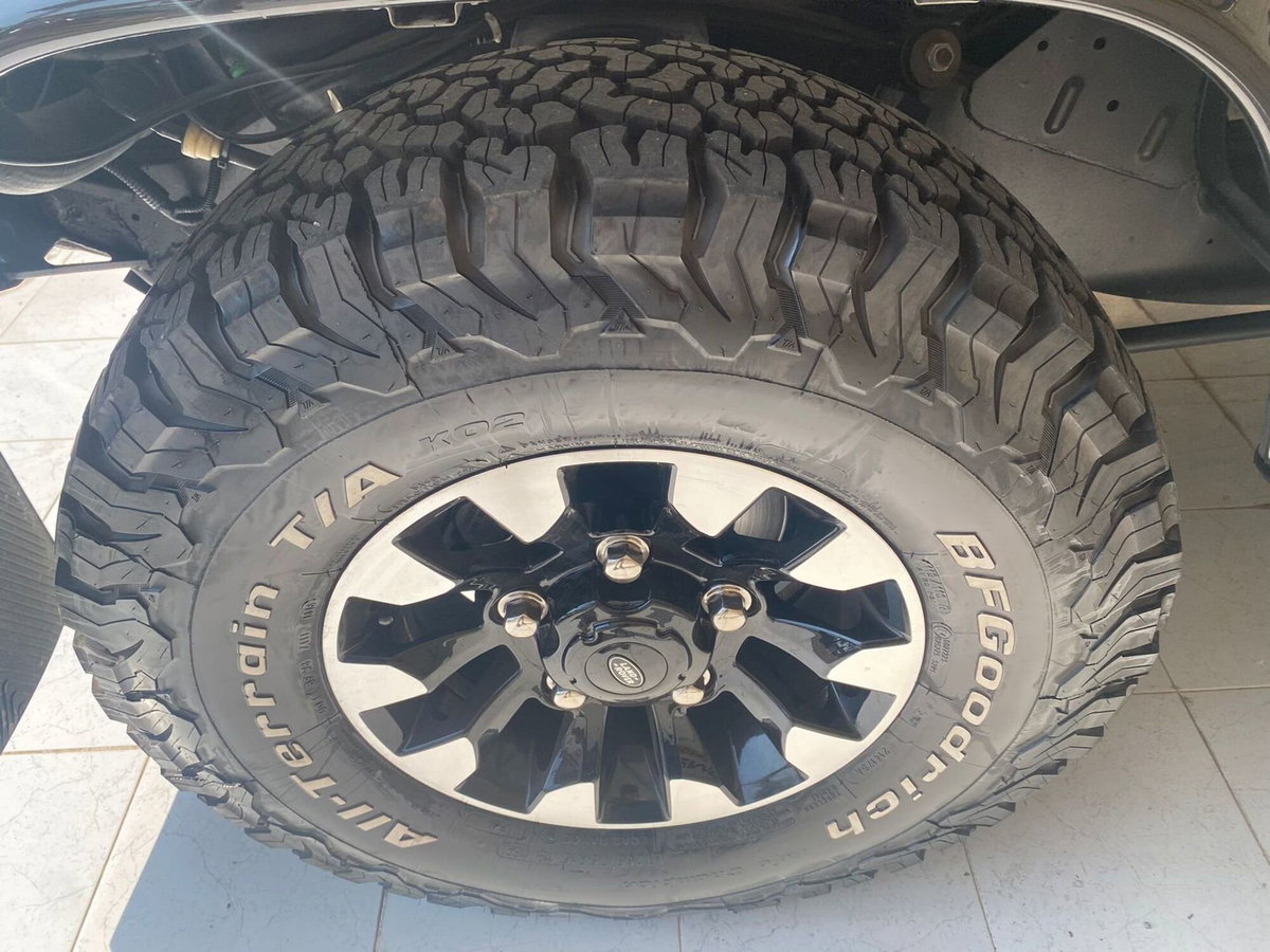 Land Rover Defender 90 3.5 V8 Station Wagon County (10)