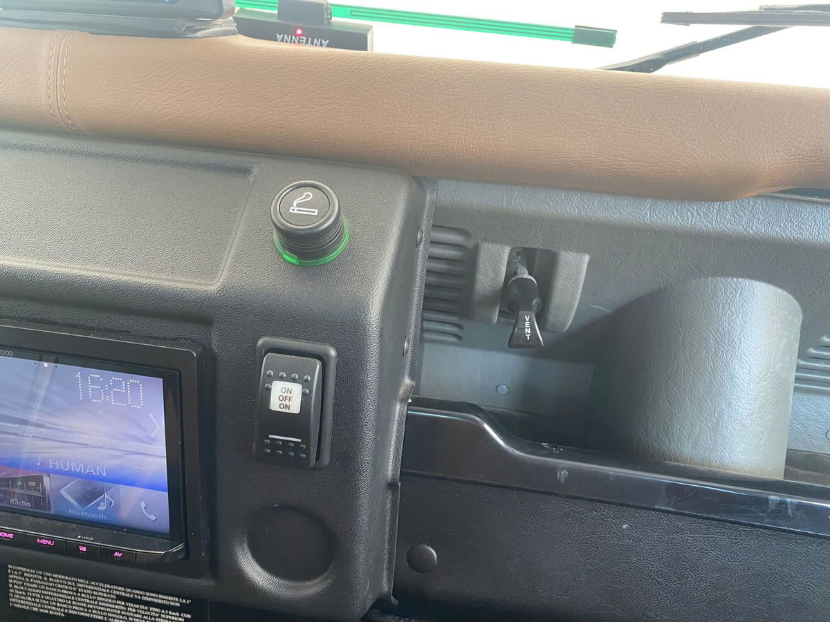 Land Rover Defender 90 3.5 V8 Station Wagon County (18)