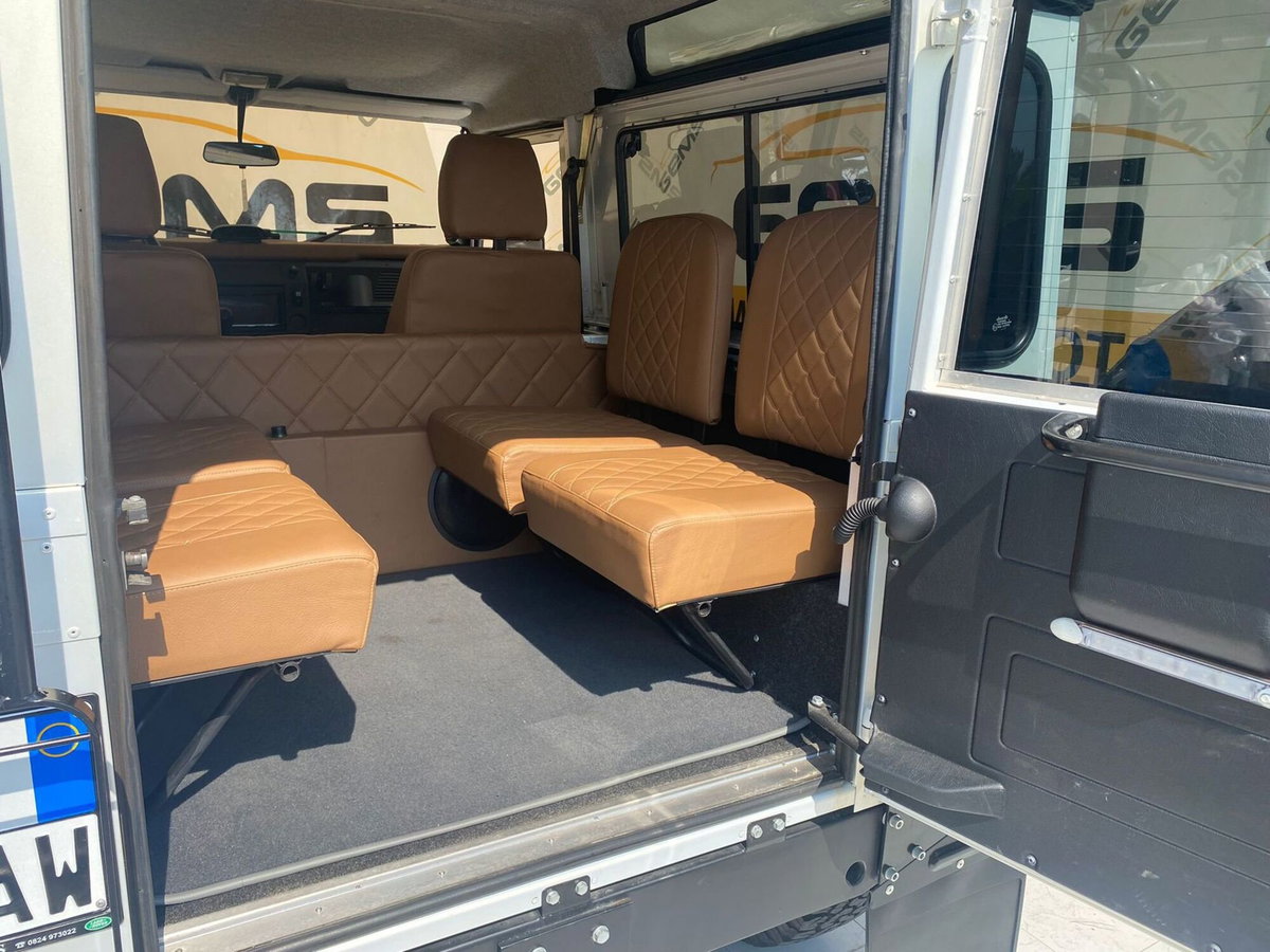 Land Rover Defender 90 3.5 V8 Station Wagon County (19)