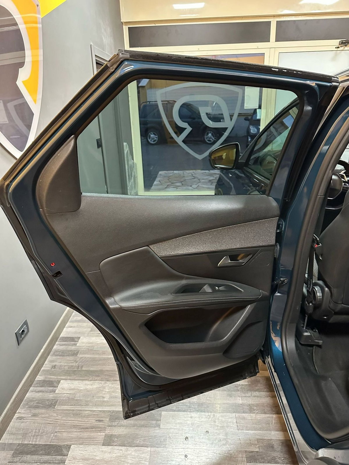 Peugeot 3008 Hybrid 225 e-EAT8 GT (14)