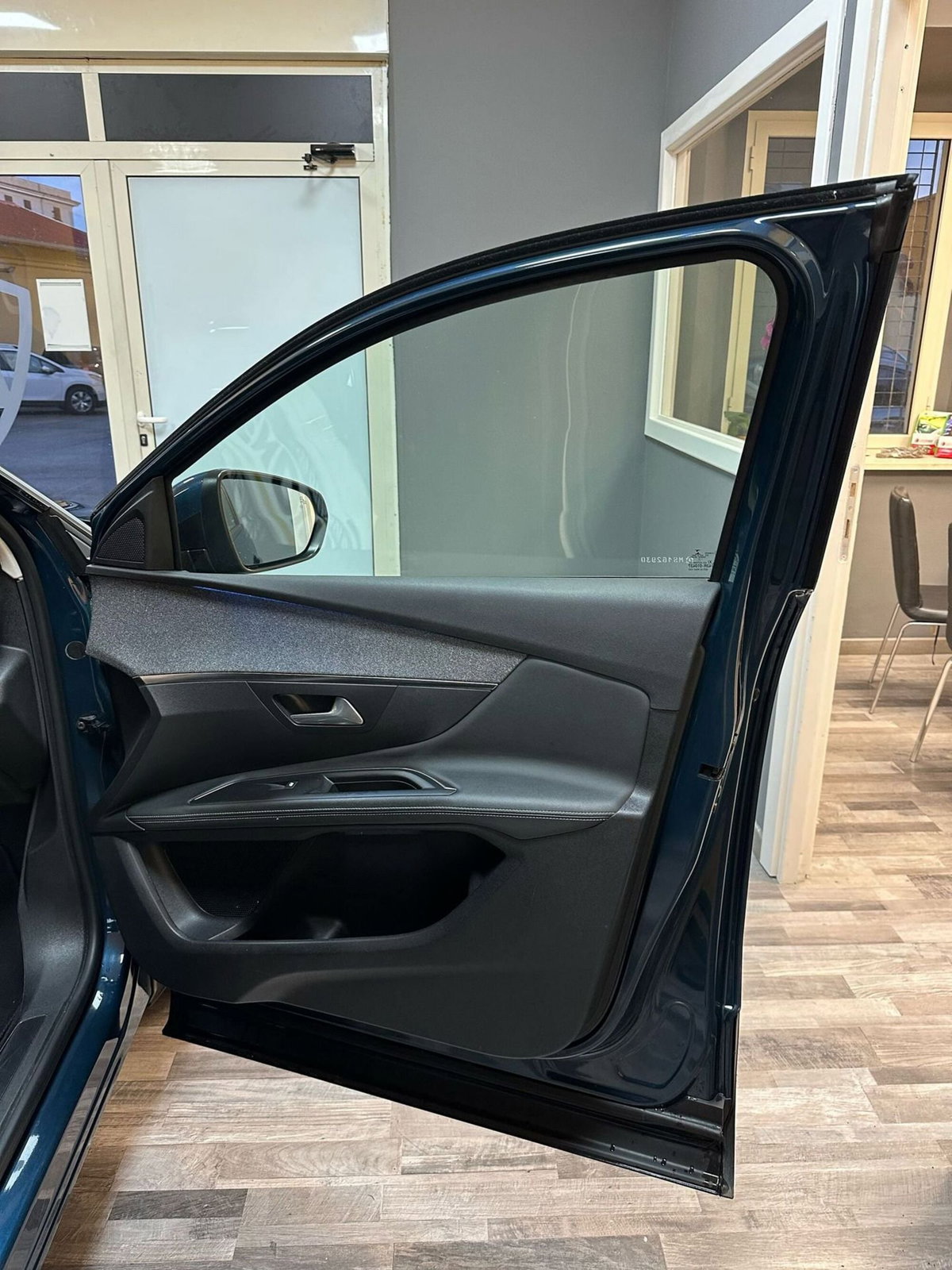 Peugeot 3008 Hybrid 225 e-EAT8 GT (16)