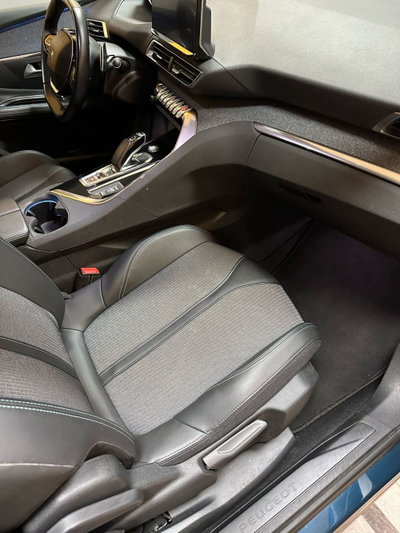Peugeot 3008 Hybrid 225 e-EAT8 GT (18)