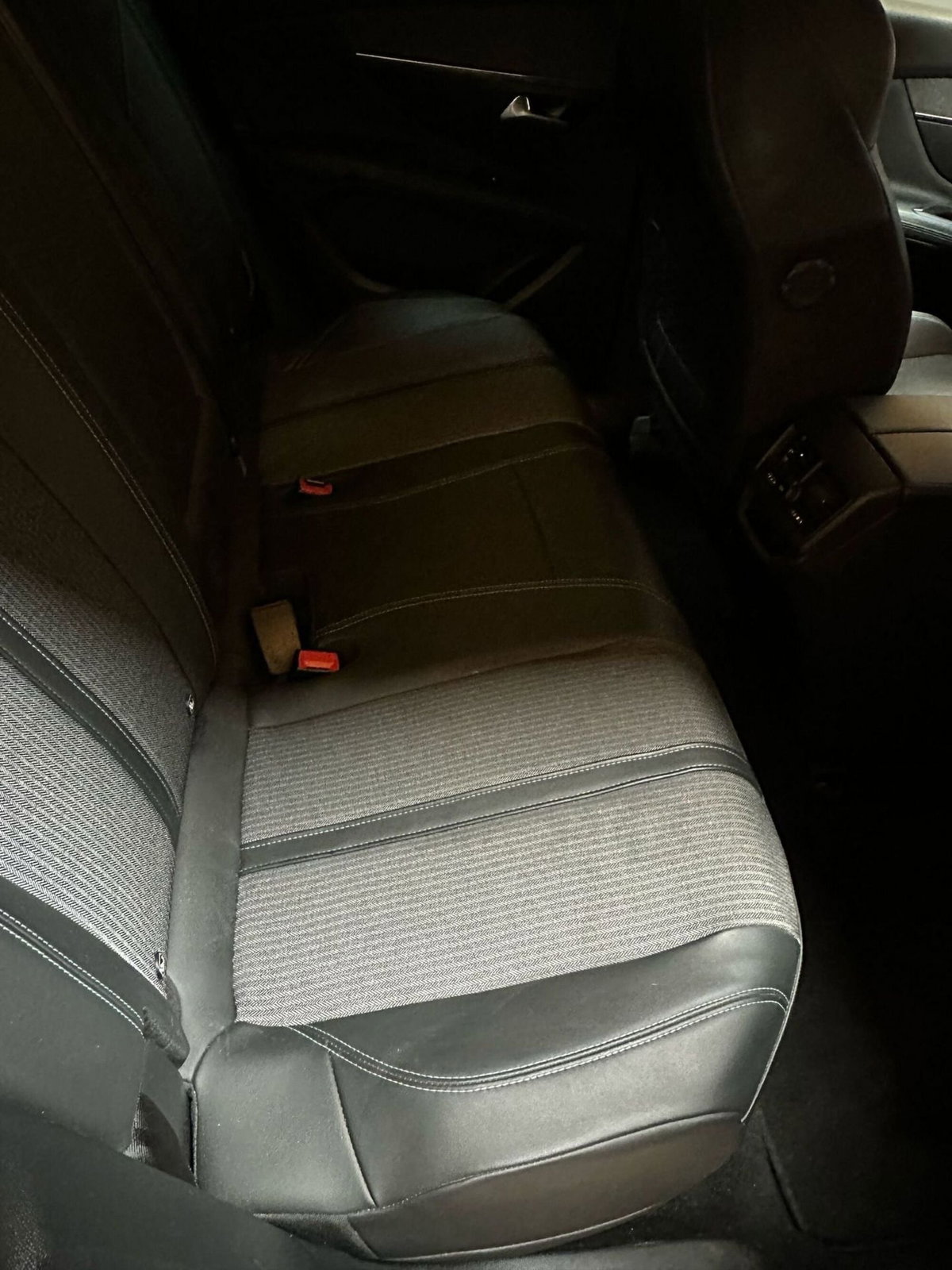 Peugeot 3008 Hybrid 225 e-EAT8 GT (20)