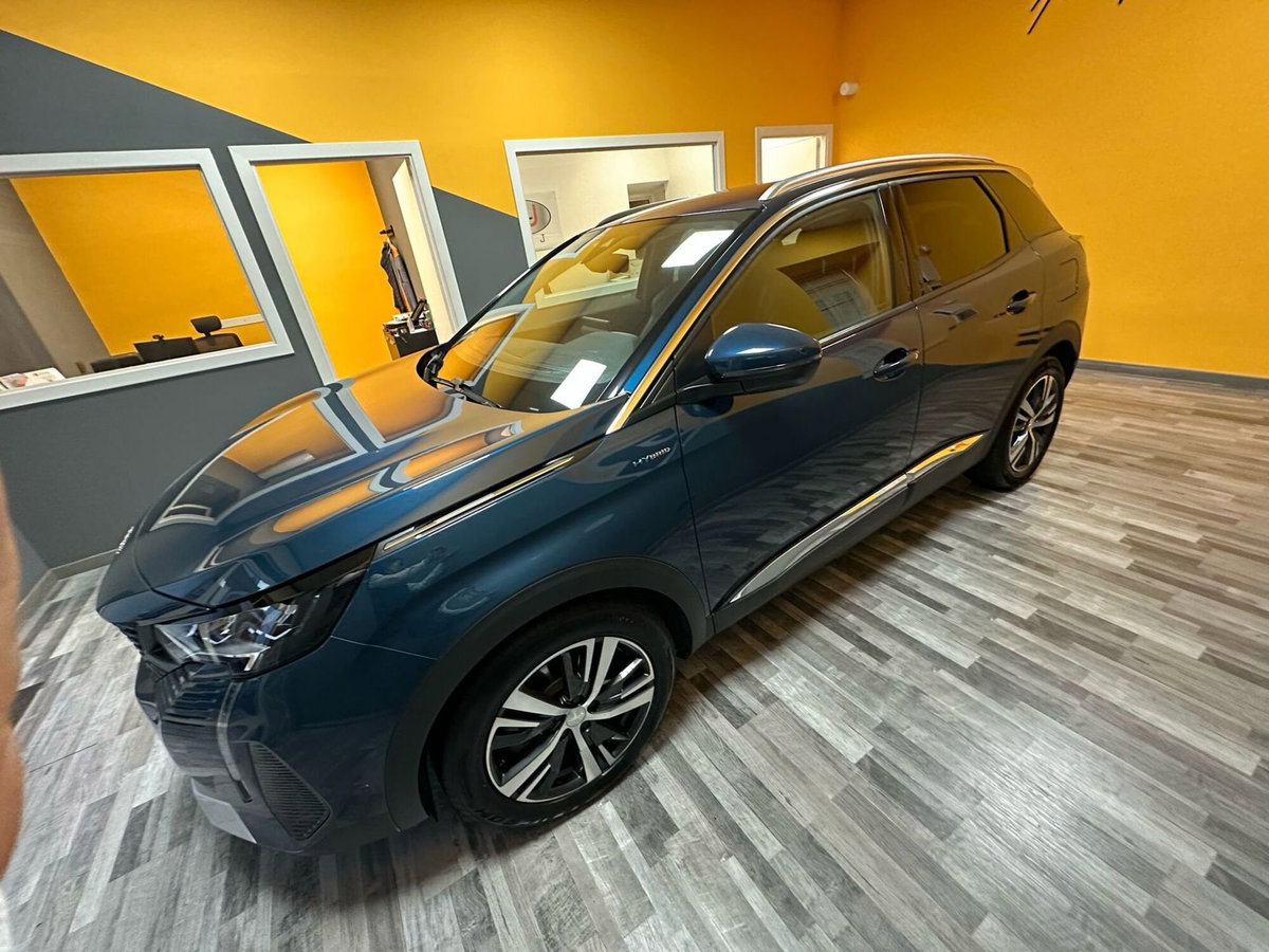 Peugeot 3008 Hybrid 225 e-EAT8 GT (5)