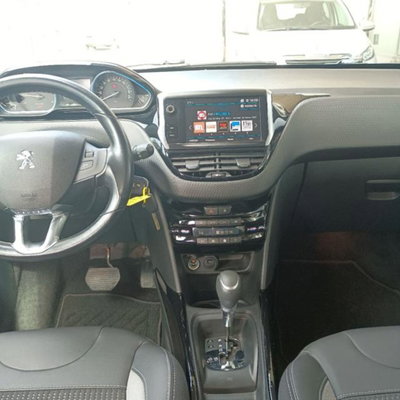 Peugeot 2008 120 EAT6 S&S Allure (4)