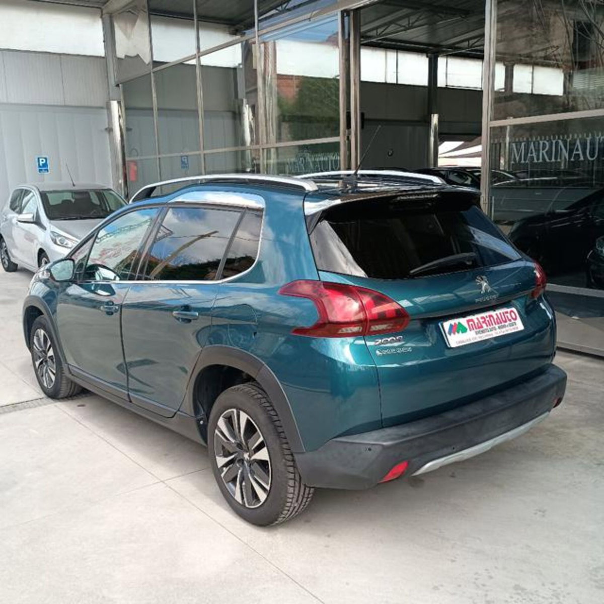 Peugeot 2008 120 EAT6 S&S Allure (8)