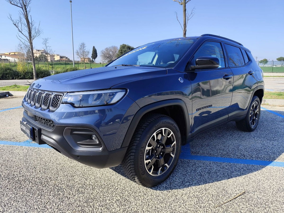 Jeep Compass 1.3 T4 240CV PHEV AT6 4xe S (3)