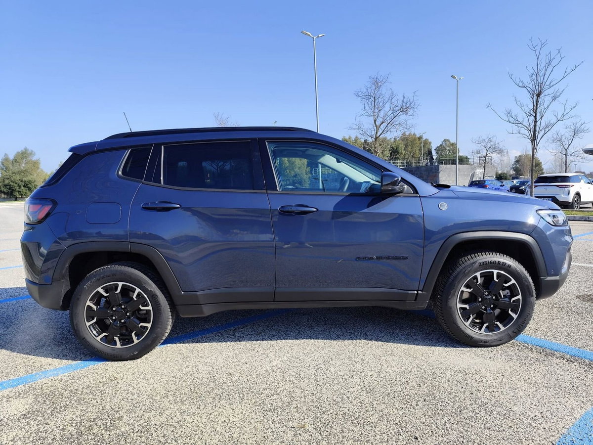 Jeep Compass 1.3 T4 240CV PHEV AT6 4xe S (7)