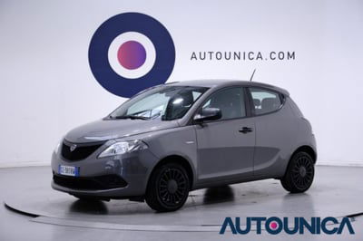 Lancia Ypsilon 1.0 FireFly 5 porte S&S Hybrid Ecochic Silver usata