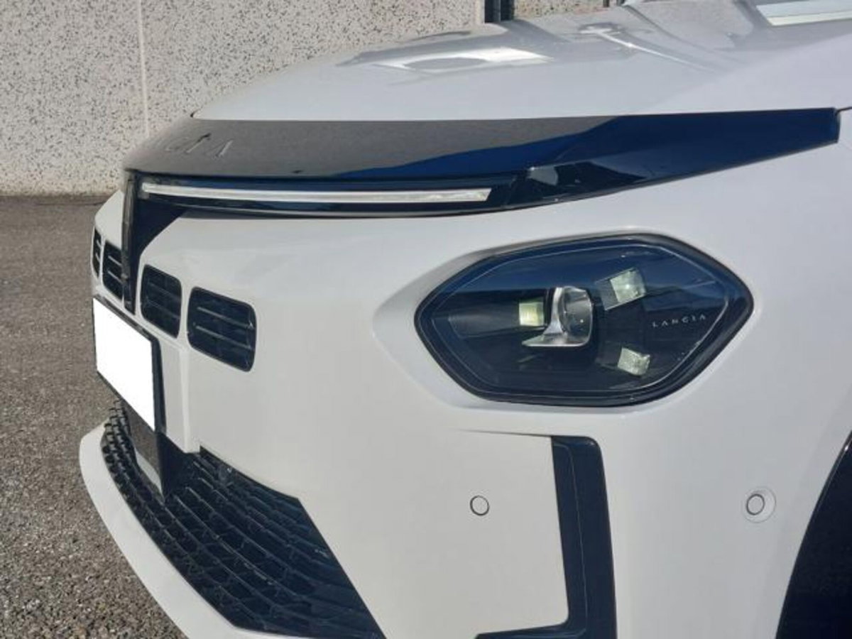 Lancia Ypsilon 1.2 mhev Edizione Limitata Cassina e-dct (5)