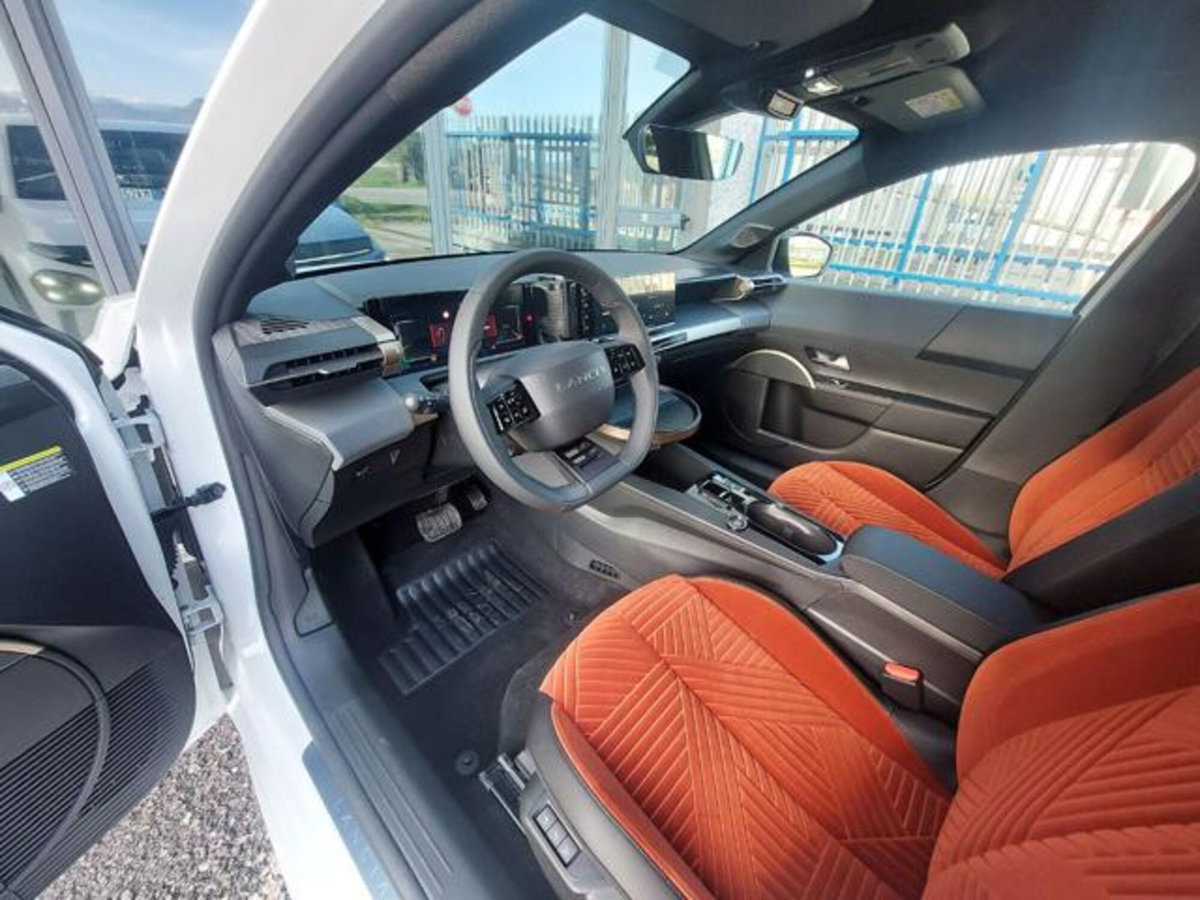 Lancia Ypsilon 1.2 mhev Edizione Limitata Cassina e-dct (7)