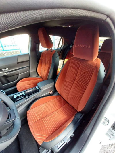 Lancia Ypsilon 1.2 mhev Edizione Limitata Cassina e-dct (8)
