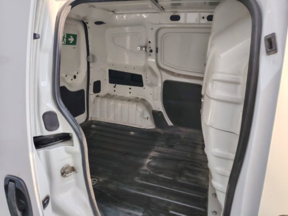 Fiat Fiorino 1.3 MJT 80CV Combi Semi SX (4)