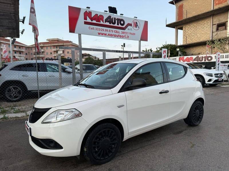 Lancia Ypsilon 1.2 69 CV 5 porte Platinum