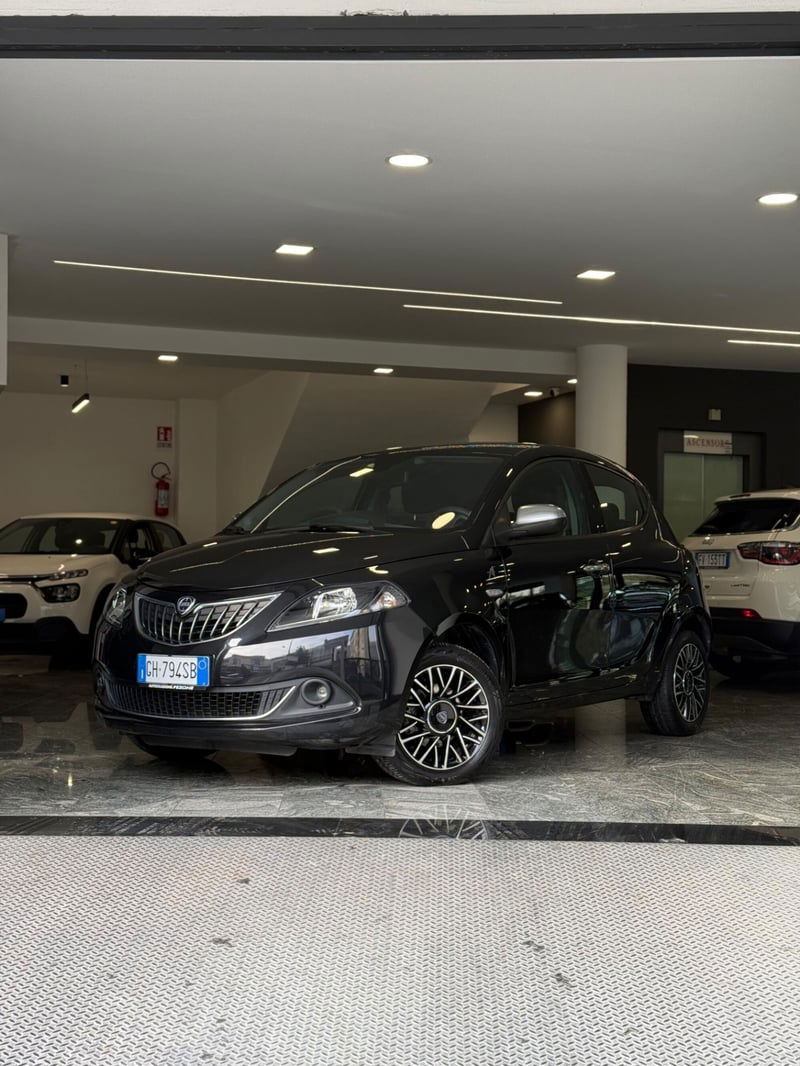 Lancia Ypsilon 1.0 FireFly 5 porte S&S Hybrid Ecochic A. Ferretti