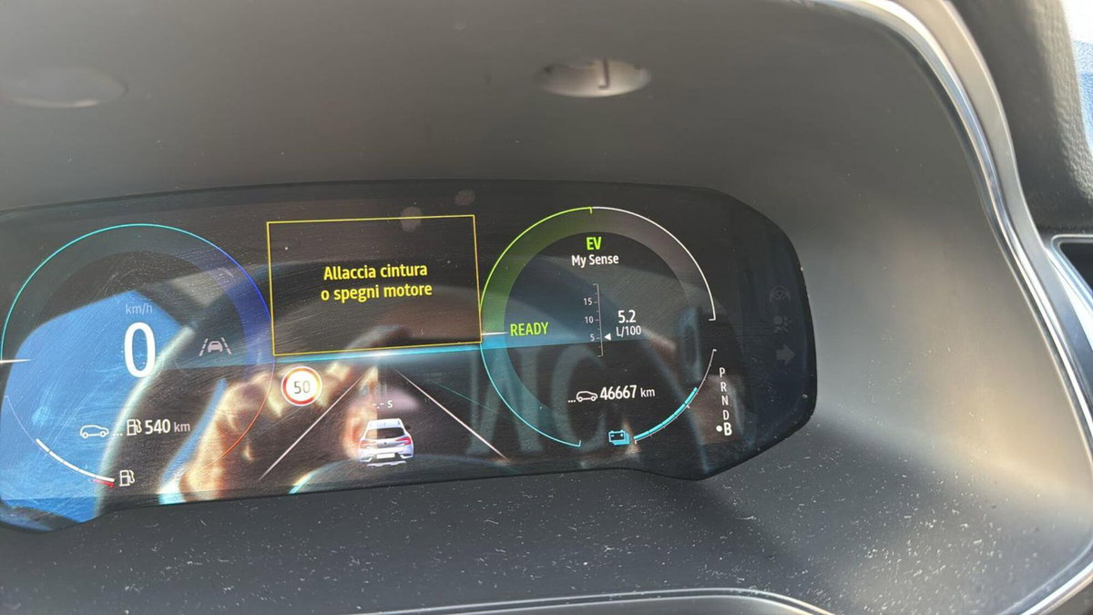 Renault Captur Full Hybrid E-Tech 145 CV Techno Fast Track (11)