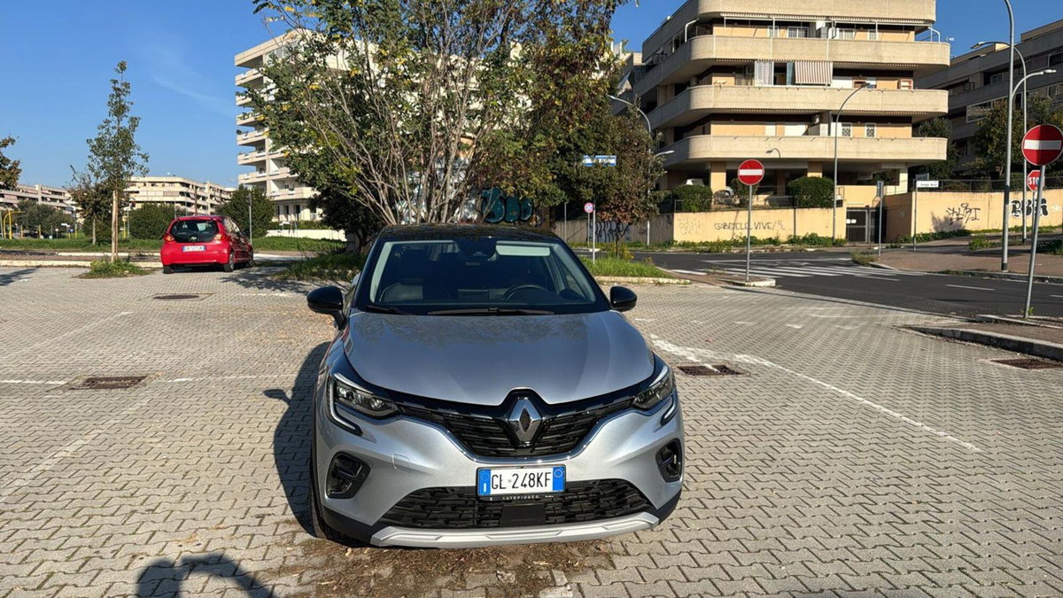 Renault Captur Full Hybrid E-Tech 145 CV Techno Fast Track (2)