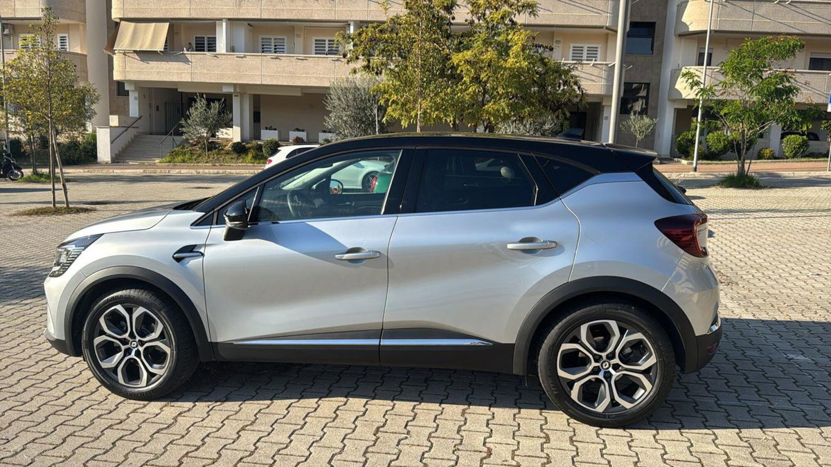 Renault Captur Full Hybrid E-Tech 145 CV Techno Fast Track (3)