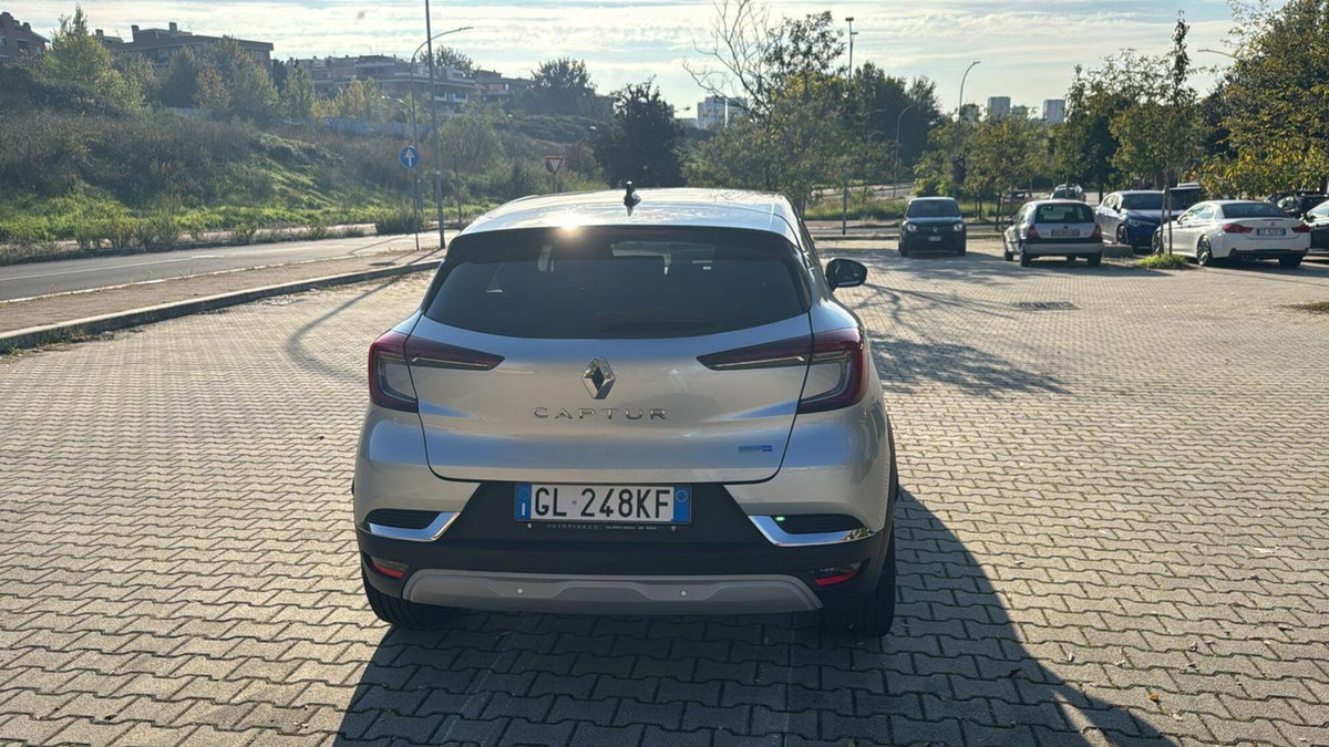 Renault Captur Full Hybrid E-Tech 145 CV Techno Fast Track (4)