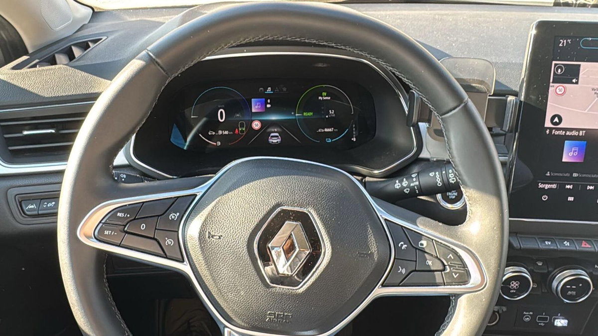 Renault Captur Full Hybrid E-Tech 145 CV Techno Fast Track (8)
